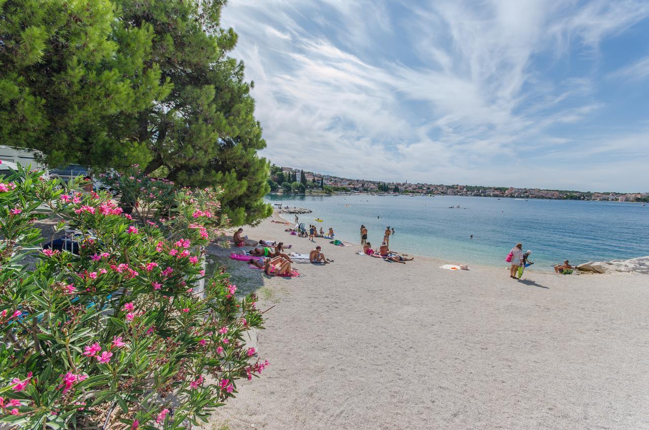 Kamp Rozac Hotell Trogir Eksteriør bilde